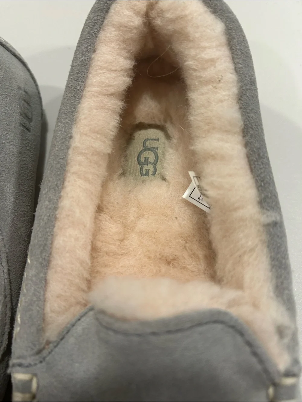 UGG Ansley Light Grey Suede Wool Lined Moccasin Slippers Womens 7